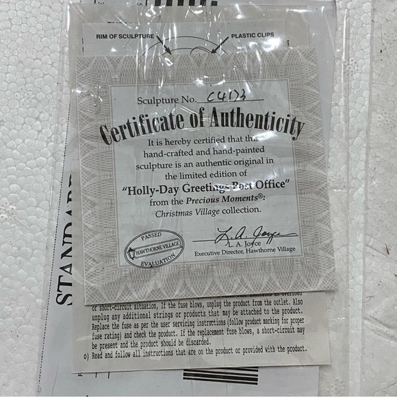 2001 Hawthorne Village Precious Moments HOLLY DAY GREETINGS POST OFFICE Lighted - Picture 15 of 16